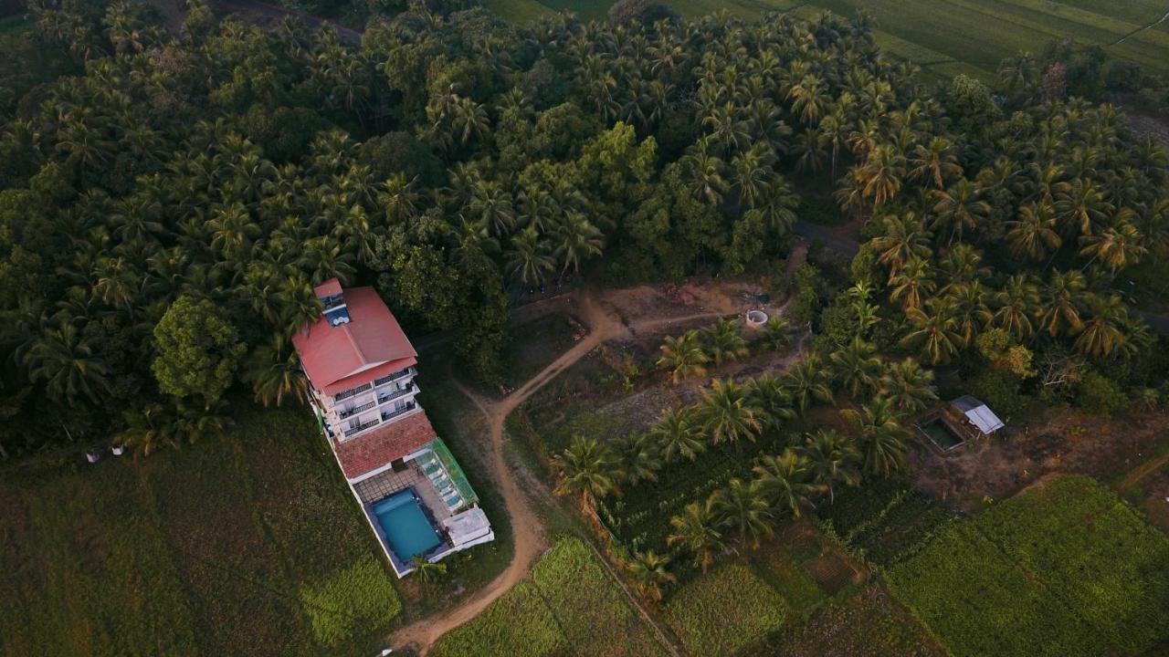 Shivam Bnb Мандрем Екстер'єр фото