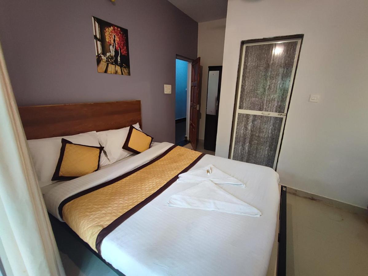 Shivam Bnb Мандрем Екстер'єр фото