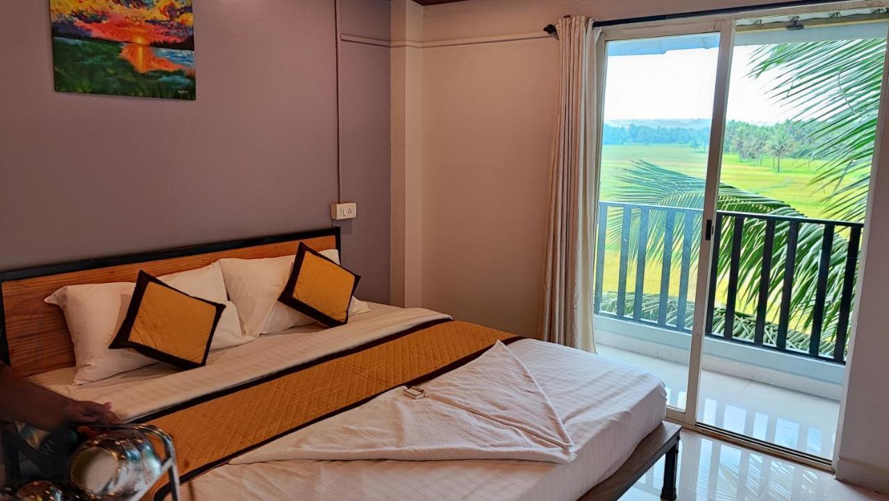 Shivam Bnb Мандрем Екстер'єр фото